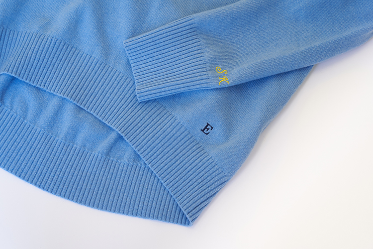 20211119_monogram_knit02.jpg